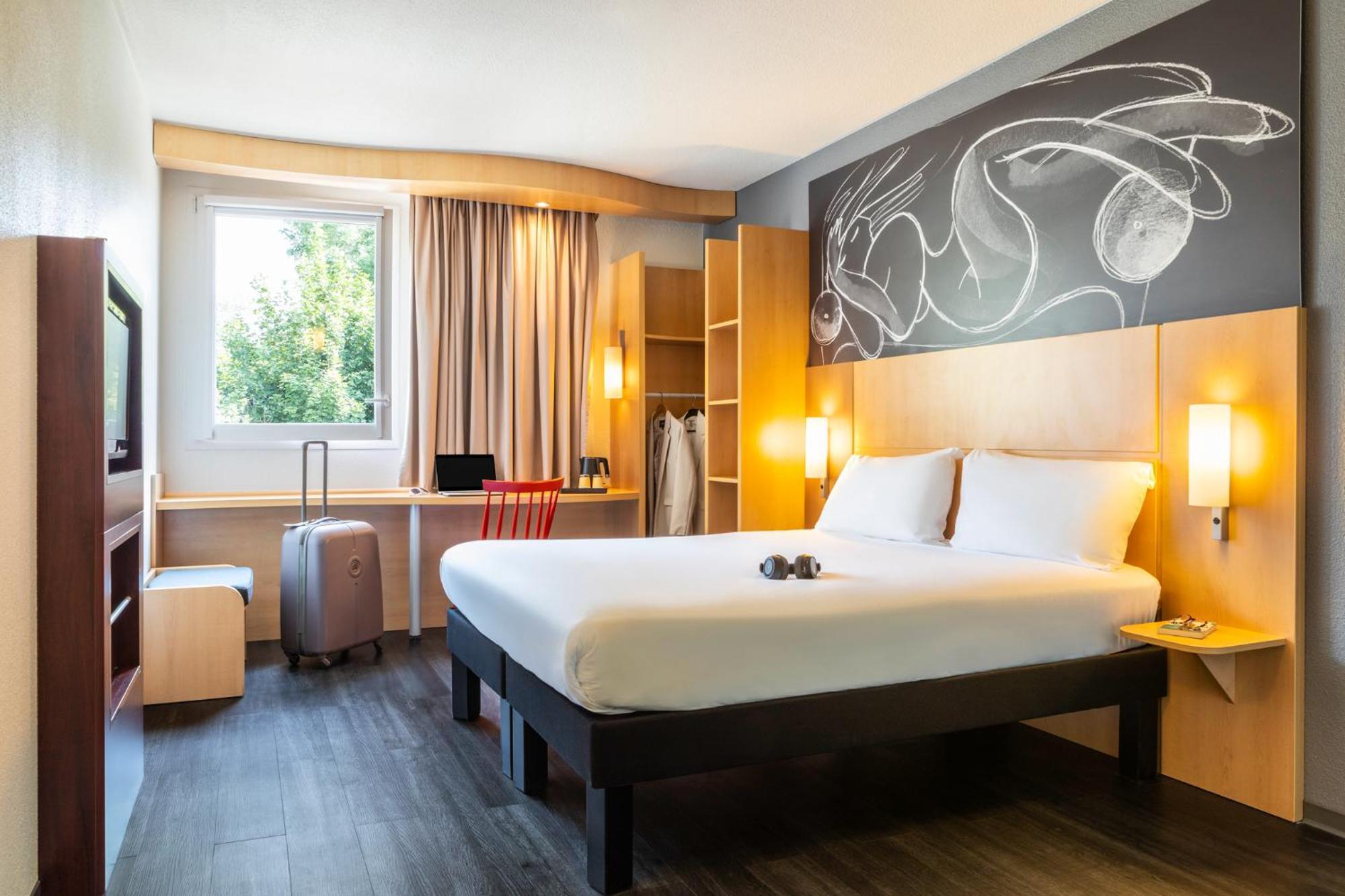 Ibis Paris Meudon Velizy Hotel Exterior photo