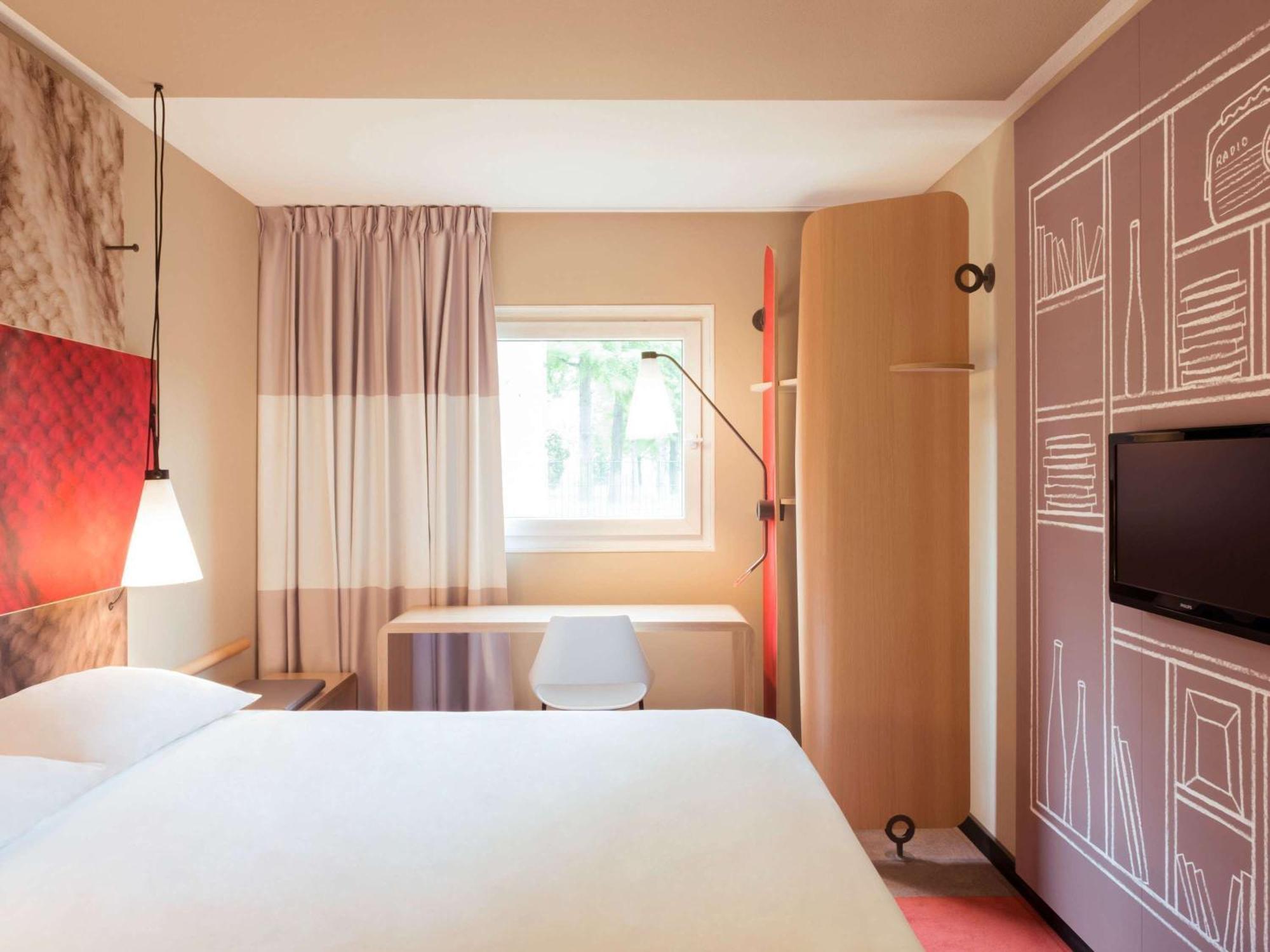 Ibis Paris Meudon Velizy Hotel Exterior photo